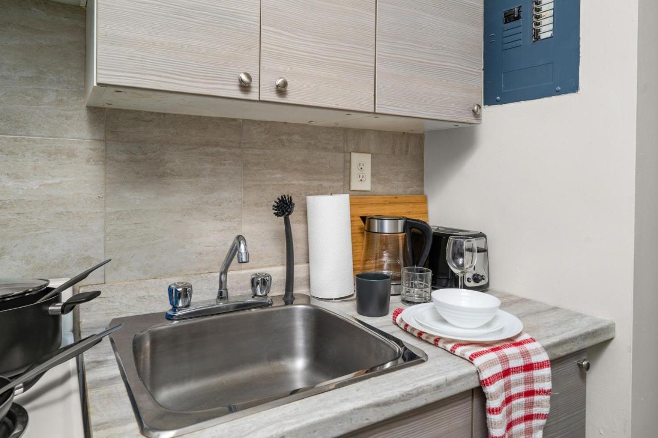 Apartament Dt Location Beautiful Studio For Your Vacation Montreal Zewnętrze zdjęcie
